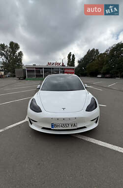 Седан Tesla Model 3 2021 в 