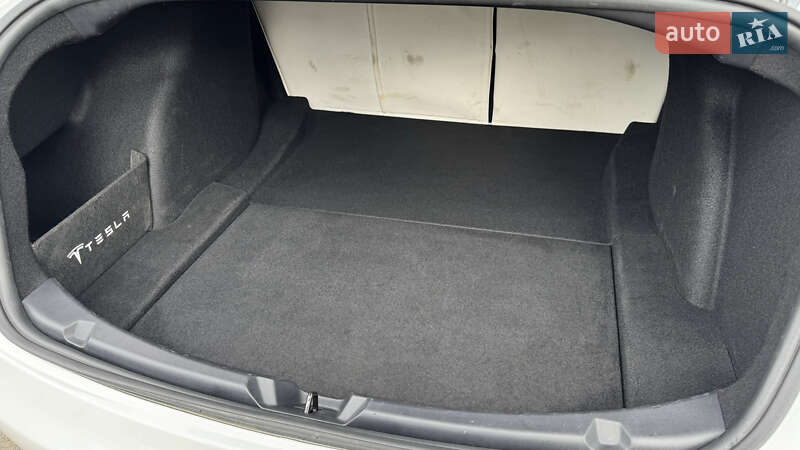 Седан Tesla Model 3 2021 в Одесі