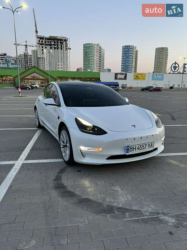 Седан Tesla Model 3 2021 в Одесі