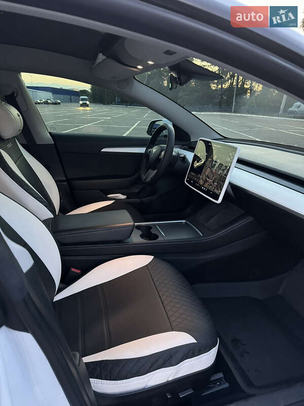 Седан Tesla Model 3 2021 в Одесі