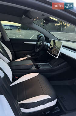 Седан Tesla Model 3 2021 в 