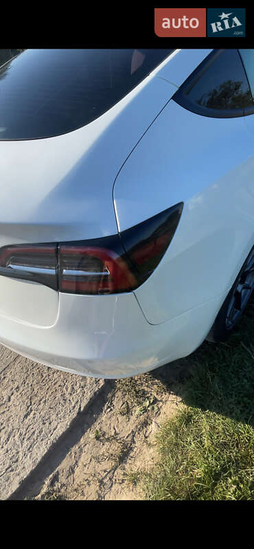 Седан Tesla Model 3 2021 в Киеве