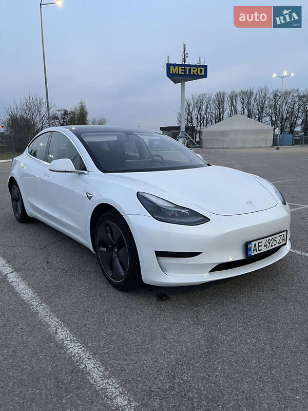 Седан Tesla Model 3 2020 в Днепре