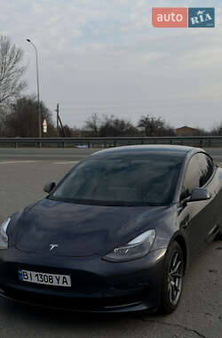 Седан Tesla Model 3 2022 в 