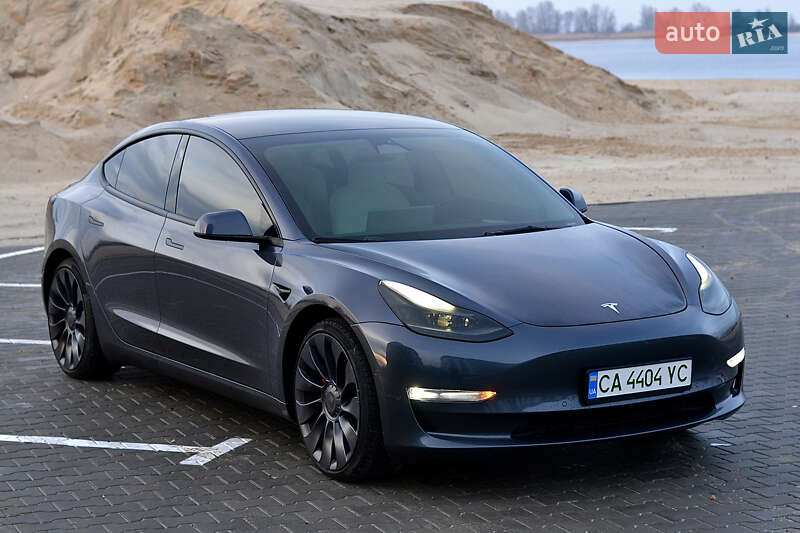 Tesla Model 3 2022