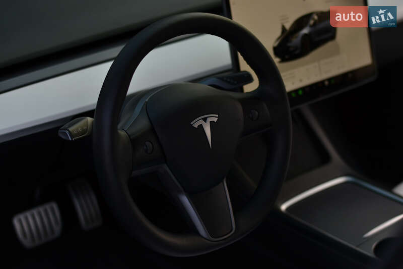 Седан Tesla Model 3 2022 в Черкассах