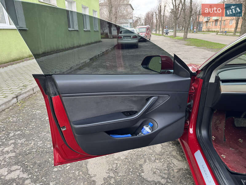 Седан Tesla Model 3 2018 в Дніпрі