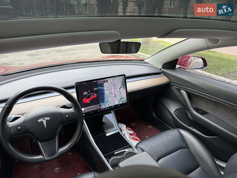 Седан Tesla Model 3 2018 в Дніпрі