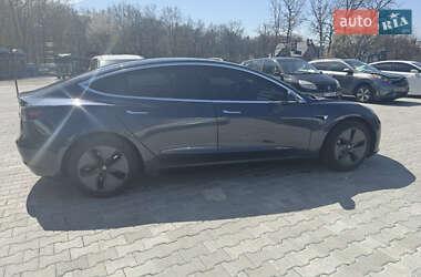 Седан Tesla Model 3 2020 в 