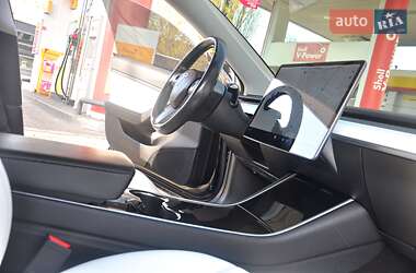 Седан Tesla Model 3 2018 в 