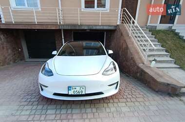 Седан Tesla Model 3 2021 в 