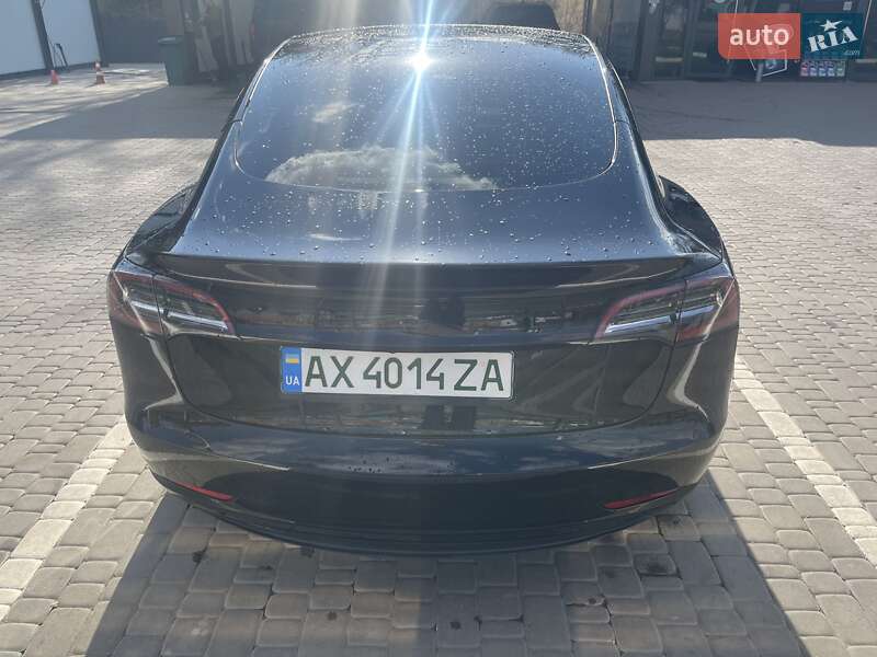 Седан Tesla Model 3 2023 в Харкові