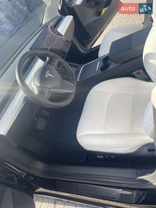 Седан Tesla Model 3 2023 в Харкові