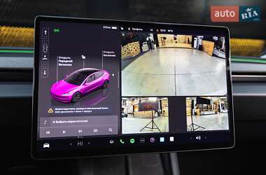 Седан Tesla Model 3 2024 в 