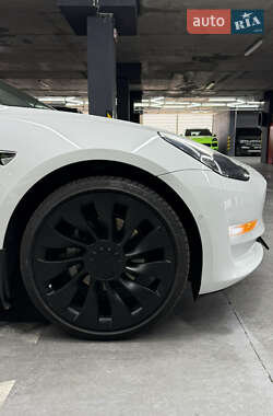 Седан Tesla Model 3 2019 в 