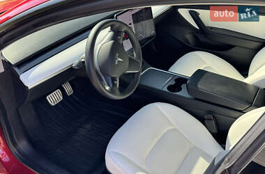 Седан Tesla Model 3 2021 в 