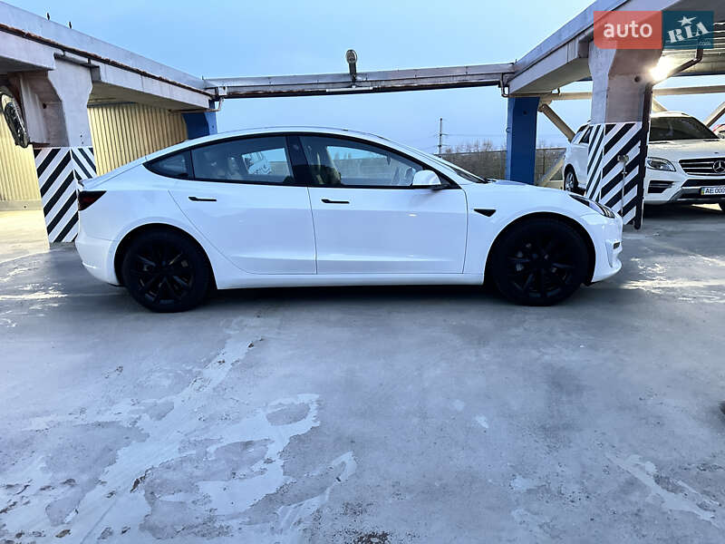 Седан Tesla Model 3 2021 в Киеве фото 5 Седан Tesla Model 3 2021 в Киеве