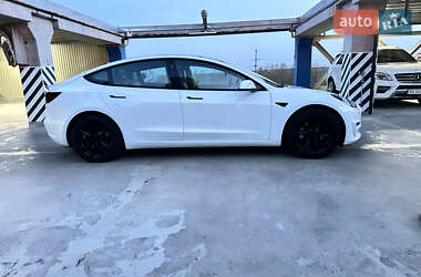 Седан Tesla Model 3 2021 в 