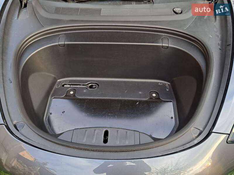 Седан Tesla Model 3 2018 в Харкові