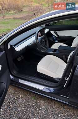 Седан Tesla Model 3 2018 в 