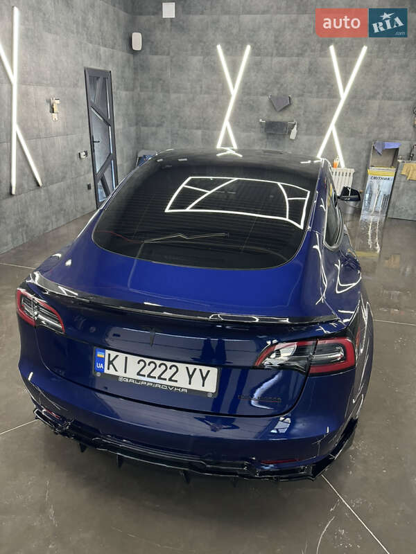 Седан Tesla Model 3 2023 в Білій Церкві