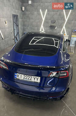 Седан Tesla Model 3 2023 в 