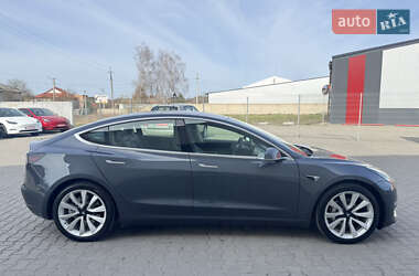 Седан Tesla Model 3 2018 в 