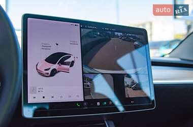 Седан Tesla Model 3 2019 в 