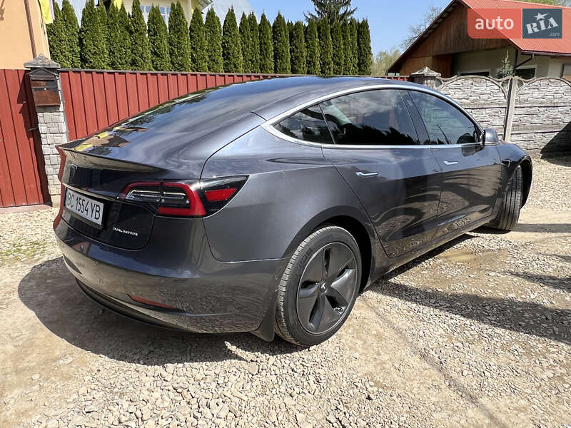 Седан Tesla Model 3 2018 в Самборе