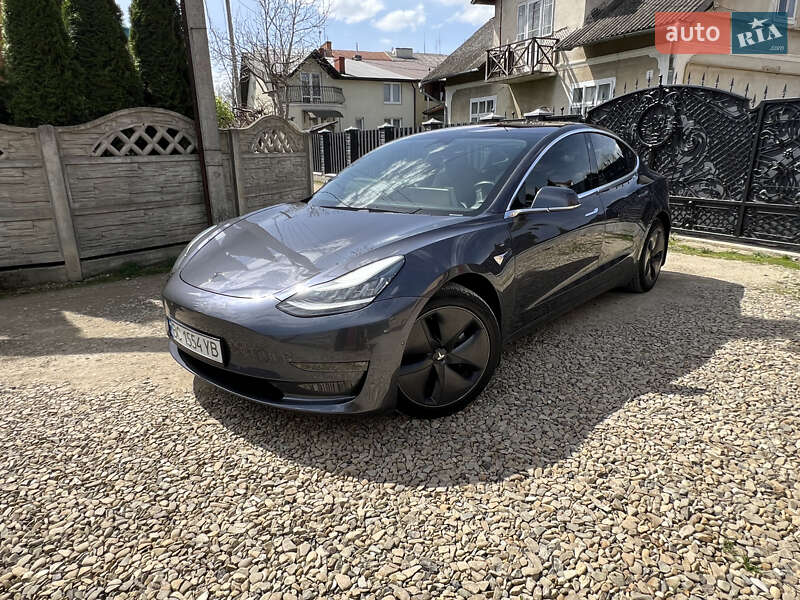 Седан Tesla Model 3 2018 в Самборе