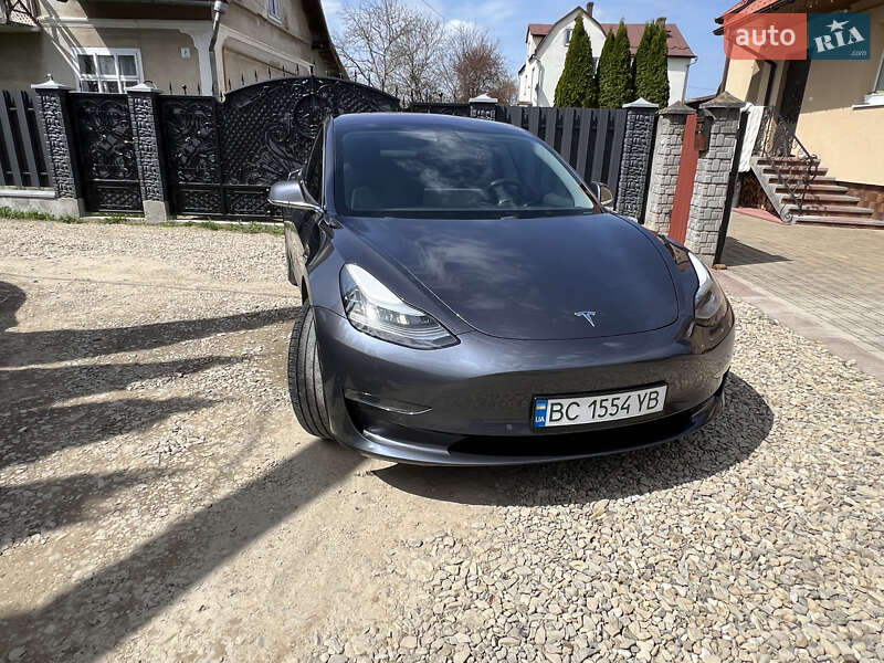 Седан Tesla Model 3 2018 в Самборе