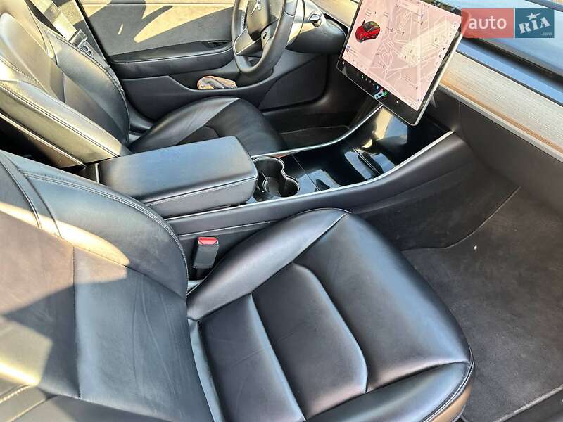 Седан Tesla Model 3 2019 в Днепре
