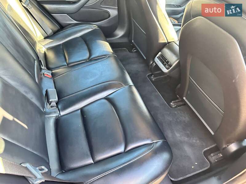 Седан Tesla Model 3 2019 в Днепре