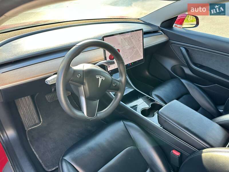 Седан Tesla Model 3 2019 в Днепре