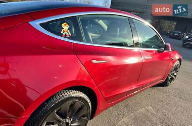 Седан Tesla Model 3 2019 в 