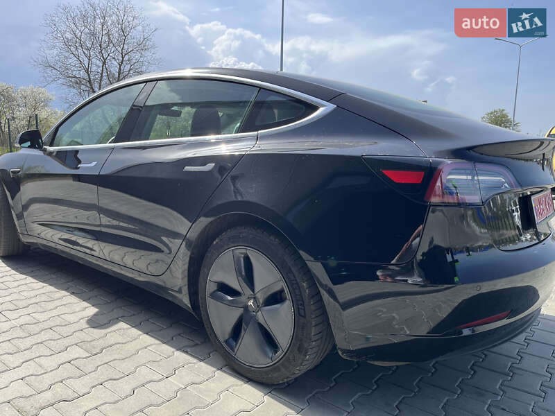 Седан Tesla Model 3 2019 в Стрые