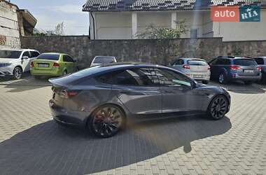 Седан Tesla Model 3 2022 в 