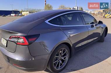 Седан Tesla Model 3 2018 в 