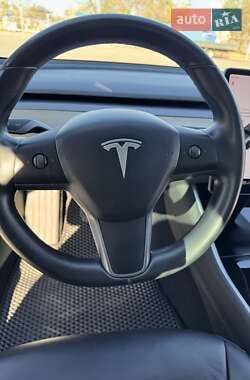 Седан Tesla Model 3 2018 в 