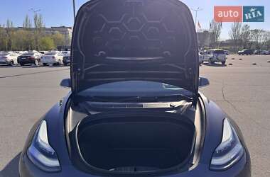 Седан Tesla Model 3 2018 в 