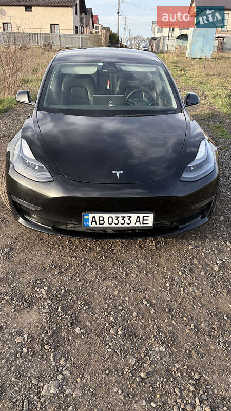 Седан Tesla Model 3 2022 в Виннице