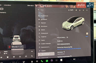 Седан Tesla Model 3 2022 в 
