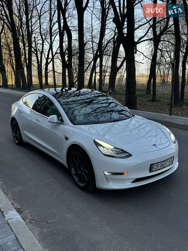 Седан Tesla Model 3 2018 в Киеве