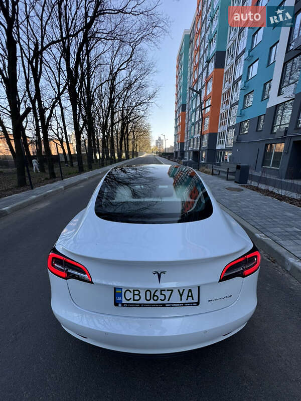 Седан Tesla Model 3 2018 в Киеве