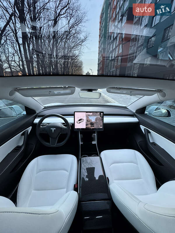 Седан Tesla Model 3 2018 в Киеве