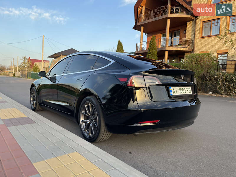 Седан Tesla Model 3 2019 в Білій Церкві