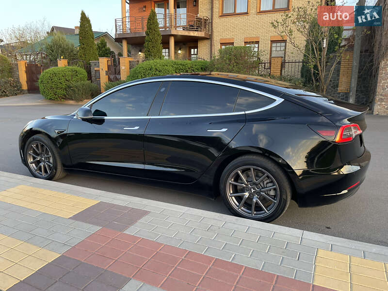 Седан Tesla Model 3 2019 в Білій Церкві