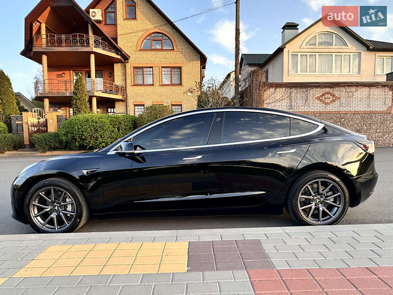 Седан Tesla Model 3 2019 в Білій Церкві
