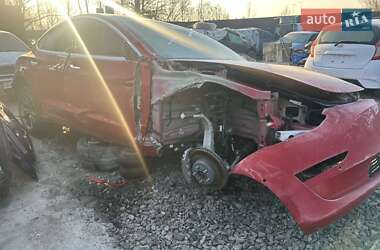 Седан Tesla Model 3 2020 в 