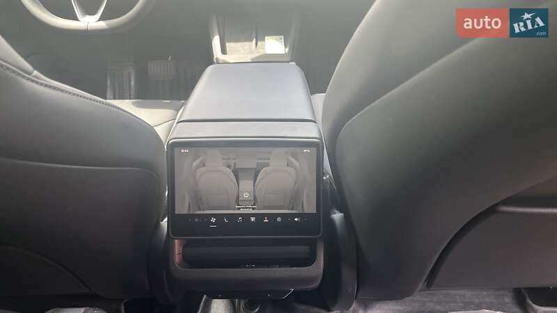 Седан Tesla Model 3 2024 в Києві